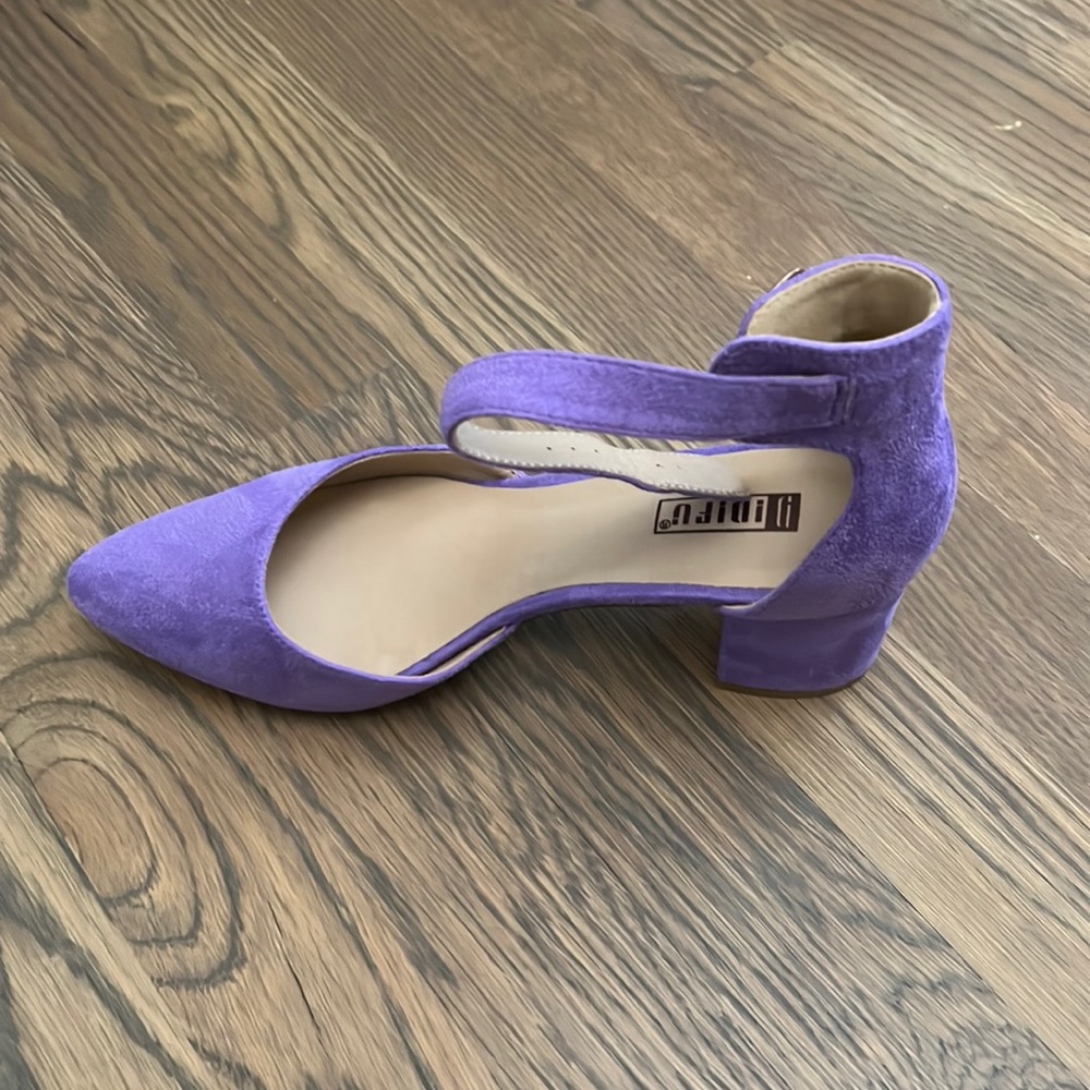 NIB Lavender 6.5 US Pedazo dress heels